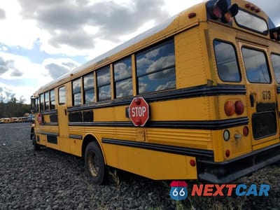 Trzecie zdjęcie samochodu z tyłu: 2005 THOMAS SAF-T-LINER C2 - SCHOOL BUS VIN:4UZAAXCS95CU88079 - miniatura