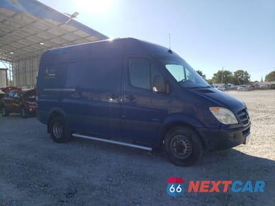 Czwarte zdjęcie samochodu z boku: 2013 MERCEDES-BENZ SPRINTER 3500 VIN:WD3PF0CC5D5796301 - miniatura