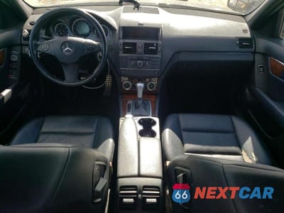 Zdjęcie 8 z 12 samochodu: 2011 MERCEDES-BENZ C 300 4MATIC VIN:WDDGF8BB1BR144848 - miniatura