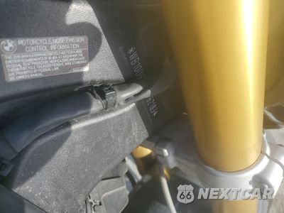 Zdjęcie 8 z 8 samochodu: 2018 BMW S 1000 R VIN:WB10D6208JZ762183 - miniatura