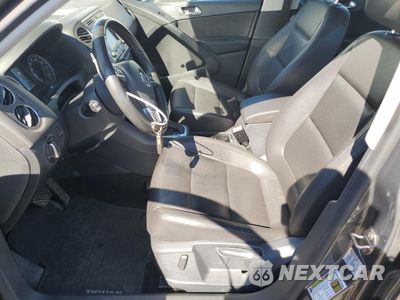 Zdjęcie 7 z 13 samochodu: 2016 VOLKSWAGEN TIGUAN S VIN:WVGBV7AXXGW607203 - miniatura