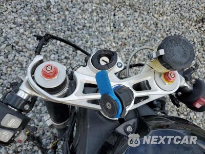 Zdjęcie 7 z 9 samochodu: 2015 BMW S 1000 RR VIN:WB10D2100FZ351278 - miniatura