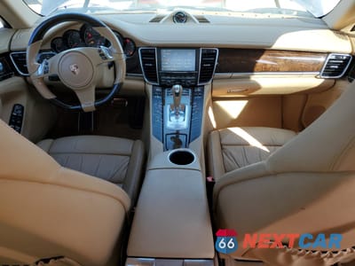 Zdjęcie 8 z 12 samochodu: 2015 PORSCHE PANAMERA 2 VIN:WP0AA2A79FL001499 - miniatura