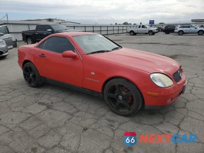 Czwarte zdjęcie samochodu z boku: 1999 MERCEDES-BENZ SLK 230 KOMPRESSOR VIN:WDBKK47F5XF088585 - miniatura