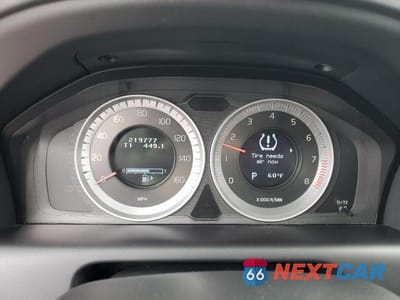 Zdjęcie 9 z 11 samochodu: 2011 VOLV XC60 AWD W/MOONROOF VIN:YV4902DZ7B2212362 - miniatura