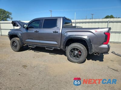 Drugie zdjęcie samochodu z przodu: 2023 TOYOTA TUNDRA CREWMAX SR VIN:5TFLA5DB2PX108317 - miniatura