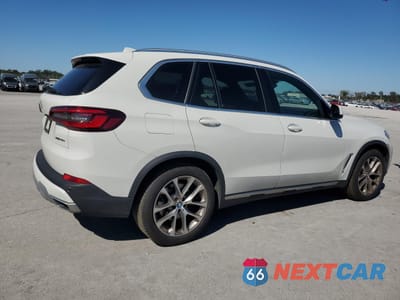 Trzecie zdjęcie samochodu z tyłu: 2022 BMW X5 XDRIVE45E VIN:5UXTA6C02N9M26931 - miniatura
