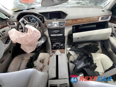 Zdjęcie 8 z 12 samochodu: 2015 MERCEDES-BENZ E 350 VIN:WDDHF5KB8FB124274 - miniatura