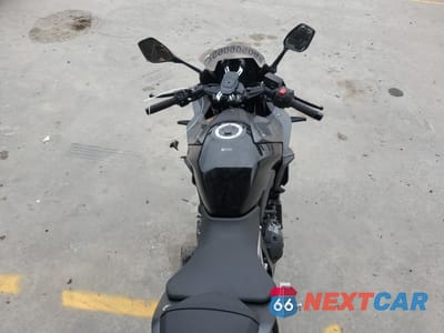 Zdjęcie 6 z 10 samochodu: 2025 SUZUKI GSX800 F VIN:JS1EM13B6S7100072 - miniatura