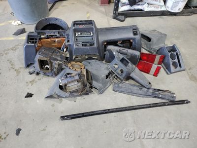 Zdjęcie 12 z 13 samochodu: 1996 GEO TRACKER VIN:2CNBJ1869T6945783 - miniatura