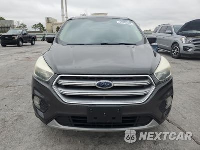 Piąte zdjęcie samochodu w środku: 2017 FORD ESCAPE SE VIN:1FMCU0GD0HUC78021 - miniatura