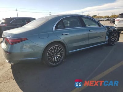 Trzecie zdjęcie samochodu z tyłu: 2025 MERCEDES-BENZ S 500 4MATIC VIN:W1K6G6DB5SA331728 - miniatura
