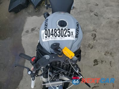 Piąte zdjęcie samochodu w środku: 2022 SUZUKI GSX-R600 VIN:JS1GN7FAXN7100320 - miniatura