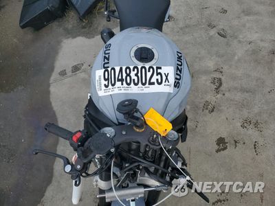 Piąte zdjęcie samochodu w środku: 2022 SUZUKI GSX-R600 VIN:JS1GN7FAXN7100320 - miniatura