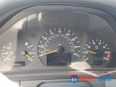 Zdjęcie 9 z 14 samochodu: 2002 MERCEDES-BENZ E 320 VIN:WDBJF65J22B494049 - miniatura