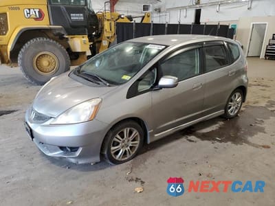 2010 HONDA FIT SPORT JHMGE8H49AC001975 - główne zdjęcie licytacji z USA - miniatura