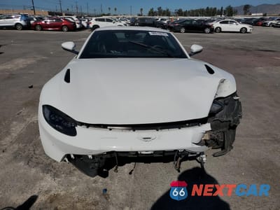 Piąte zdjęcie samochodu w środku: 2020 ASTON MARTIN VANTAGE VIN:SCFSMGAW9LGN04715 - miniatura