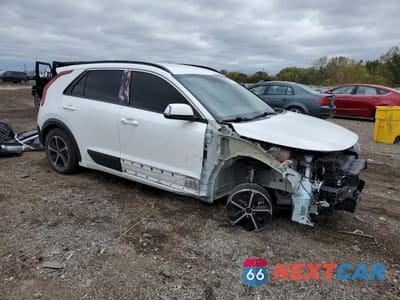 Czwarte zdjęcie samochodu z boku: 2023 KIA NIRO EX VIN:KNDCR3LE5P5061501 - miniatura