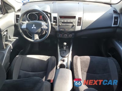Zdjęcie 8 z 14 samochodu: 2010 MITSUBISHI OUTLANDER ES VIN:JA4AS2AW5AZ000841 - miniatura