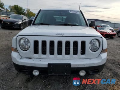 Piąte zdjęcie samochodu w środku: 2014 JEEP PATRIOT LATITUDE VIN:1C4NJRFB3ED816684 - miniatura