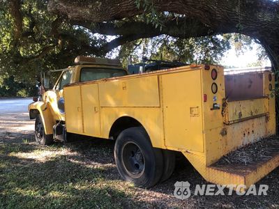 Trzecie zdjęcie samochodu z tyłu: 1986 FORD F600 VIN:1FDNF60HXGVA09567 - miniatura