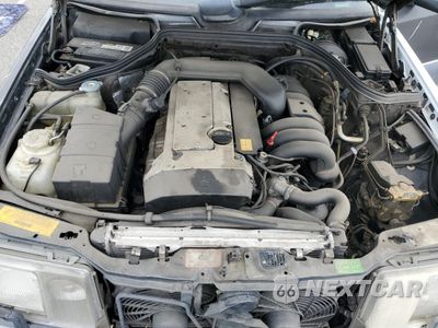 Zdjęcie 11 z 12 samochodu: 1993 MERCEDES-BENZ 300 E VIN:WDBEA32E5PB994476 - miniatura