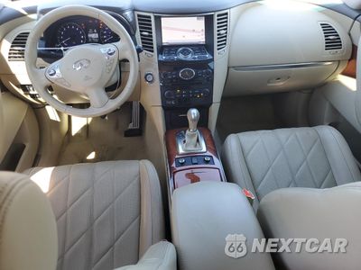 Zdjęcie 8 z 13 samochodu: 2016 INFINITI QX70 VIN:JN8CS1MWXGM750010 - miniatura