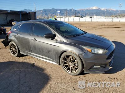 Czwarte zdjęcie samochodu z boku: 2016 FORD FOCUS ST VIN:1FADP3L90GL406836 - miniatura