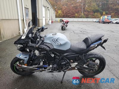 Trzecie zdjęcie samochodu z tyłu: 2022 KAWASAKI EX650 M VIN:ML5EXEM16NDA67698 - miniatura