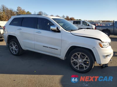 Czwarte zdjęcie samochodu z boku: 2021 JEEP GRAND CHEROKEE OVERLAND VIN:1C4RJFCGXMC734746 - miniatura