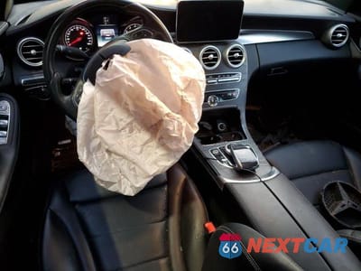Zdjęcie 8 z 12 samochodu: 2016 MERCEDES-BENZ C 300 4MATIC VIN:WDDWF4KB6GR149183 - miniatura