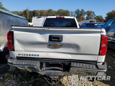 Zdjęcie 6 z 13 samochodu: 2018 CHEVROLET SILVERADO K2500 HEAVY DUTY VIN:1GC1KUEY2JF147519 - miniatura