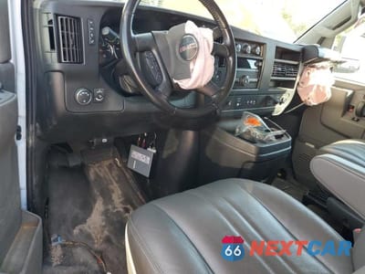 Zdjęcie 8 z 14 samochodu: 2023 GMC SAVANA G25 UTILITY / SERVICE VAN VIN:1GTW7AFP0P1117257 - miniatura