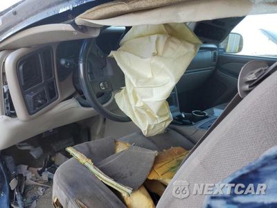Zdjęcie 8 z 12 samochodu: 2003 GMC YUKON XL C1500 VIN:1GKEC16Z33J281464 - miniatura