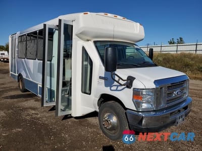 Czwarte zdjęcie samochodu z boku: 2016 FORD ECONOLINE E450 SUPER DUTY CUTAWAY VAN VIN:1FDFE4FS4GDC05699 - miniatura