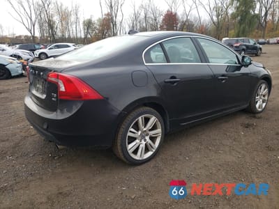 Drugie zdjęcie samochodu z przodu: 2012 VOLVO S60 T6 VIN:YV1902FH6C2032888 - miniatura