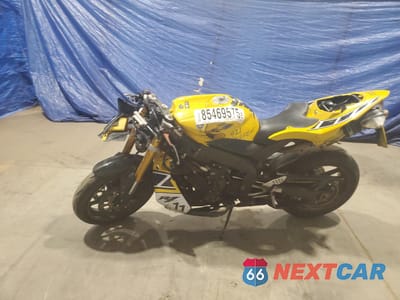 Trzecie zdjęcie samochodu z tyłu: 2006 YAMAHA YZFR1 VIN:JYARN15N26A000096 - miniatura