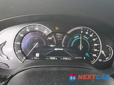 Zdjęcie 9 z 13 samochodu: 2019 BMW 530E VIN:WBAJA9C54KB399156 - miniatura