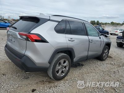 Trzecie zdjęcie samochodu z tyłu: 2023 TOYOTA RAV4 XLE VIN:2T3P1RFV6PC358939 - miniatura