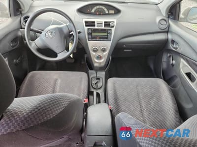 Zdjęcie 8 z 13 samochodu: 2007 TOYOTA YARIS BASE VIN:JTDBT923271065884 - miniatura