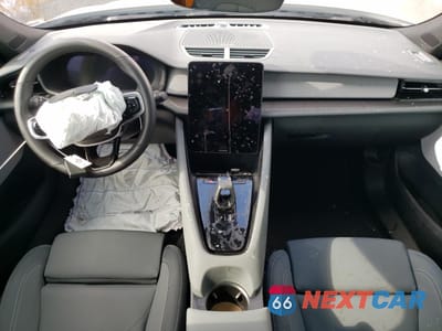 Zdjęcie 8 z 14 samochodu: 2023 POLESTAR 2 VIN:YSMET3KAXPL123550 - miniatura