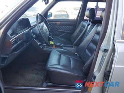 Zdjęcie 7 z 12 samochodu: 1991 MERCEDES-BENZ 560 SEL VIN:WDBCA39E0MA571884 - miniatura