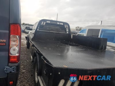 Drugie zdjęcie samochodu z przodu: 2017 RAM 5500 FLATBED TRUCK VIN:3C7WRMFLXHG500444 - miniatura