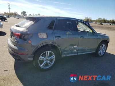 Trzecie zdjęcie samochodu z tyłu: 2024 AUDI Q3 PREMIUM S LINE 45 VIN:WA1DECF39R1122654 - miniatura