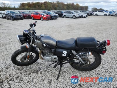 Trzecie zdjęcie samochodu z tyłu: 2011 SUZUKI TU250 X VIN:JS1NJ4CA1B2101077 - miniatura