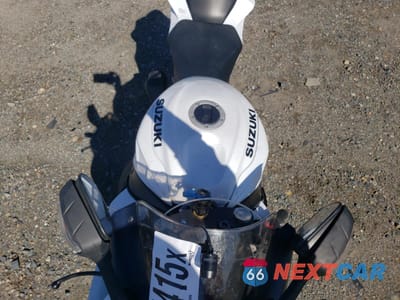 Piąte zdjęcie samochodu w środku: 2023 SUZUKI GSX-R750 VIN:JS1GR7MA1P7100619 - miniatura