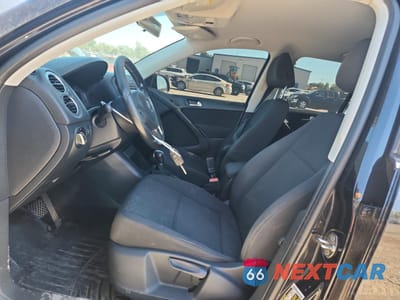 Zdjęcie 7 z 13 samochodu: 2015 VOLKSWAGEN TIGUAN S VIN:WVGAV7AX3FW551857 - miniatura