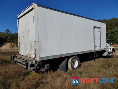 Trzecie zdjęcie samochodu z tyłu: 2016 INTERNATIONAL 4000 4300 - SEMI TRUCK VIN:1HTMMMML7GH219943 - miniatura