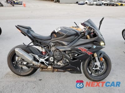 2021 BMW S 1000 RR WB10E230XM6E51691 - główne zdjęcie licytacji z USA - miniatura