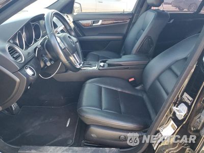 Zdjęcie 7 z 12 samochodu: 2012 MERCEDES-BENZ C 250 VIN:WDDGF4HB9CA598202 - miniatura